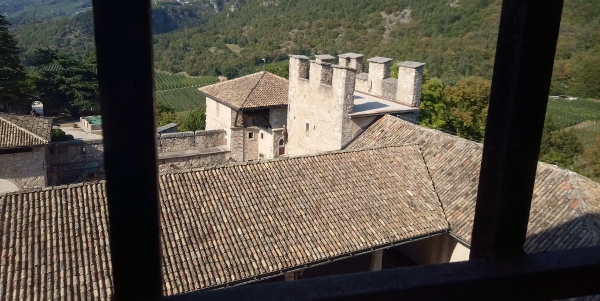 vista da una finestra del castello